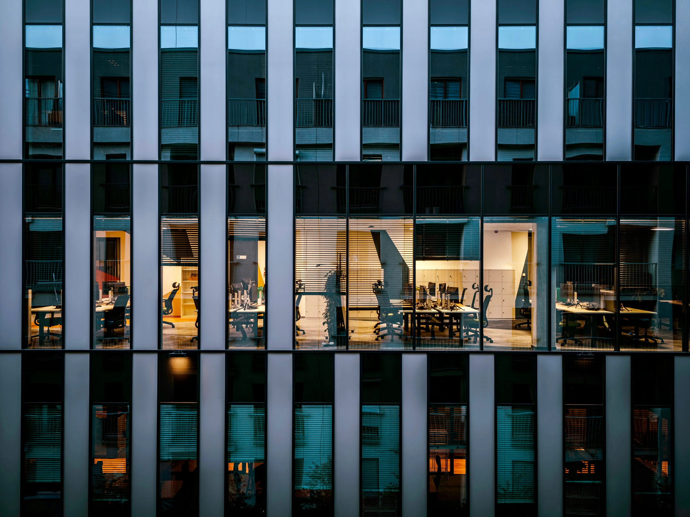 Facciata edificio uffici Renna \& Associati